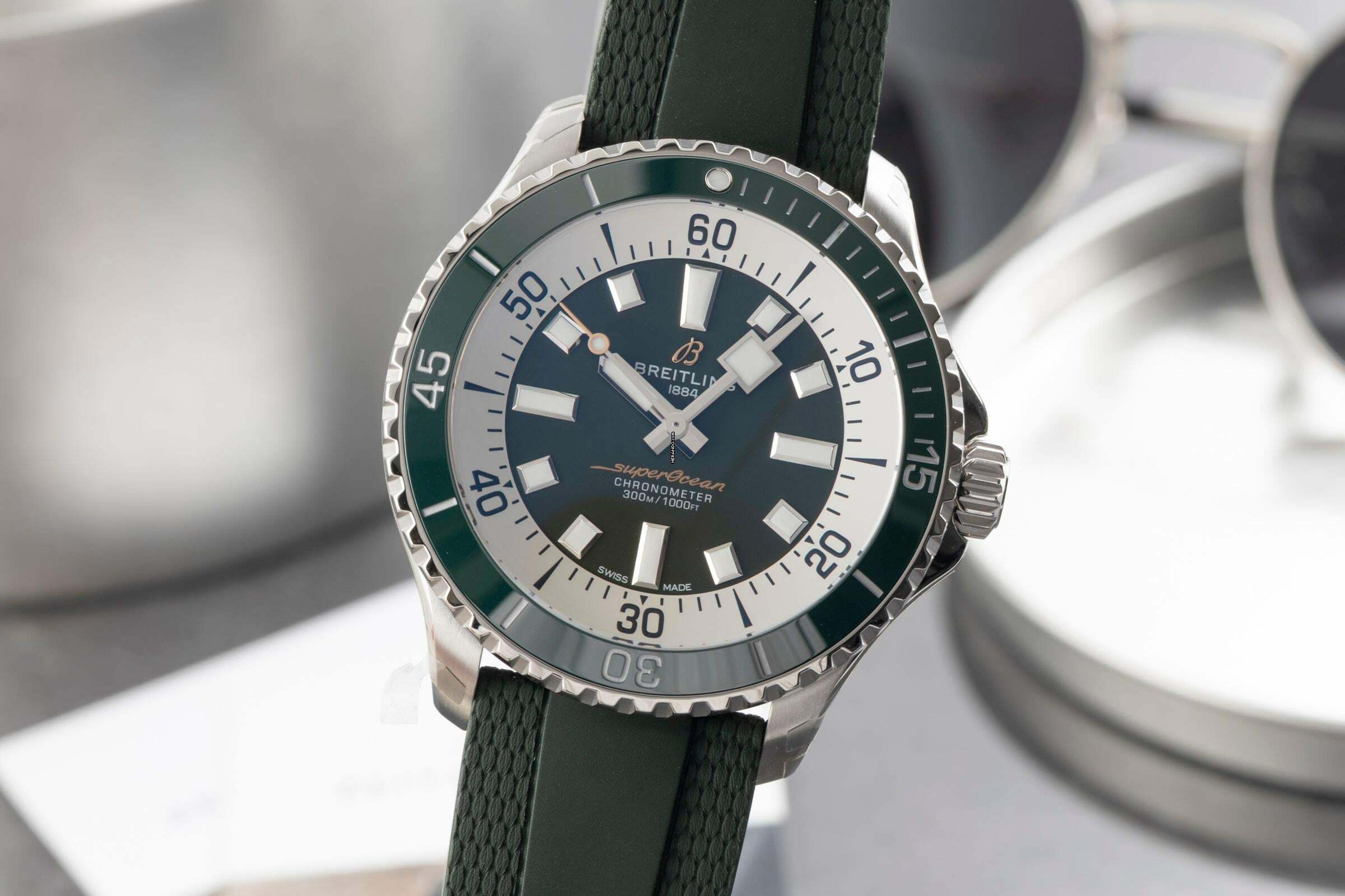 Breitling Superocean Automatik 44Herrenuhr Ref. A17376A31L1S1 B&P