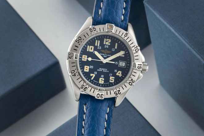  Breitling Colt Quartz 300M Datum Edelstahl Quarz Herrenuhr Ref. A57035 Klassiker 