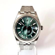 Thumbnail von Rolex Sky-Dweller green Dial LC100 2024
