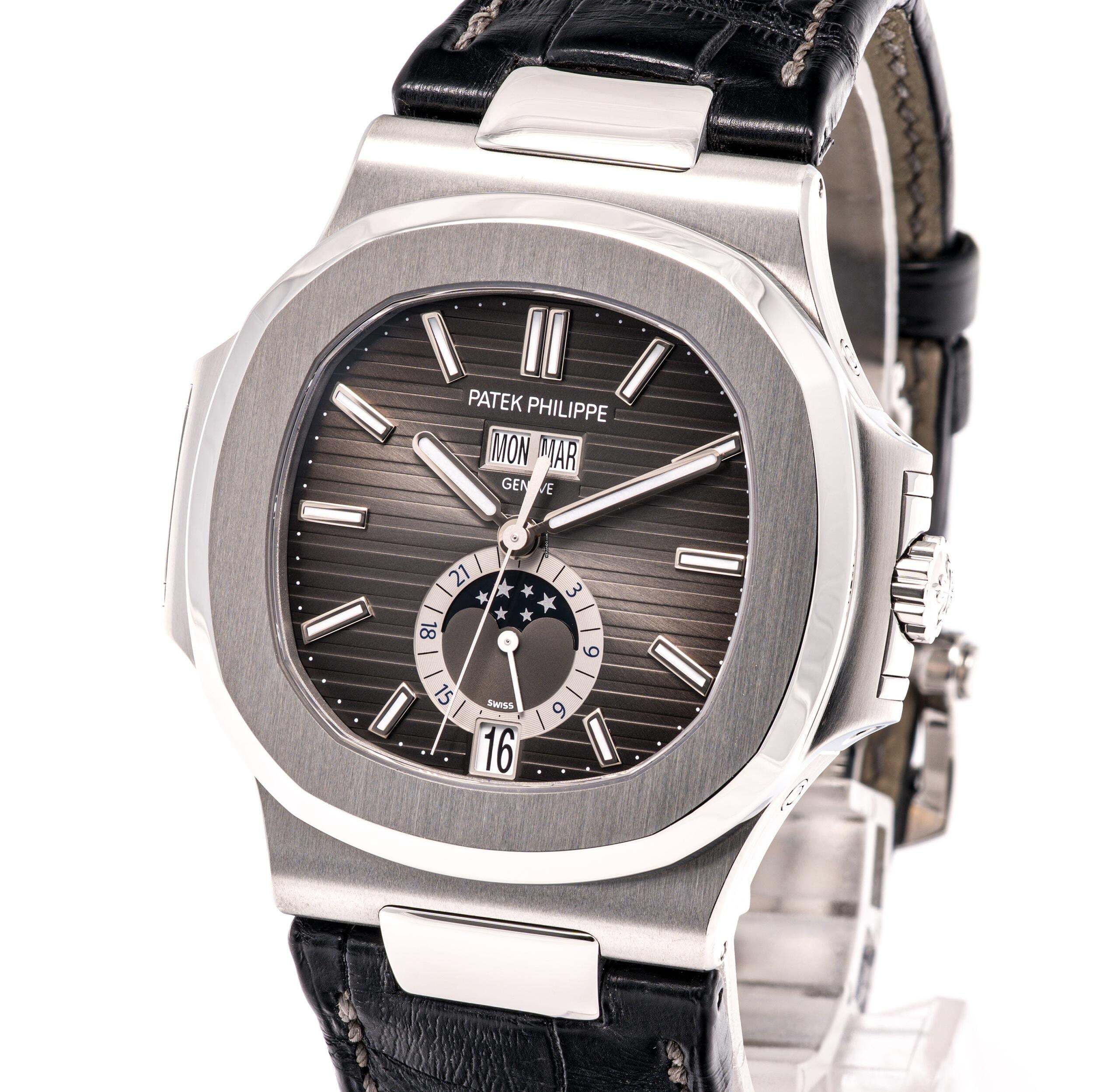 Patek Philippe Nautilus Annual Calendar – 5726A-001 – like NEW – 07/2019 Full Set