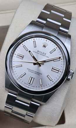Rolex Oyster Perpetual 41mm 134300 Silver Molto Buono Completo di Tutto 11-2025