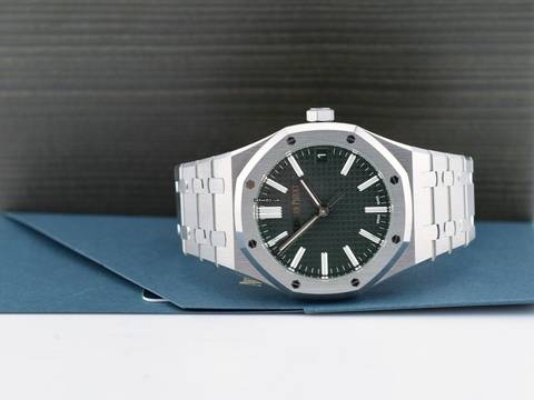 Audemars Piguet Royal Oak Green Dial Like New Full Set 2025 
