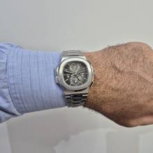 Thumbnail von Patek Philippe Nautilus Travel Time Flyback Chronograph 40,5 mm Komplett