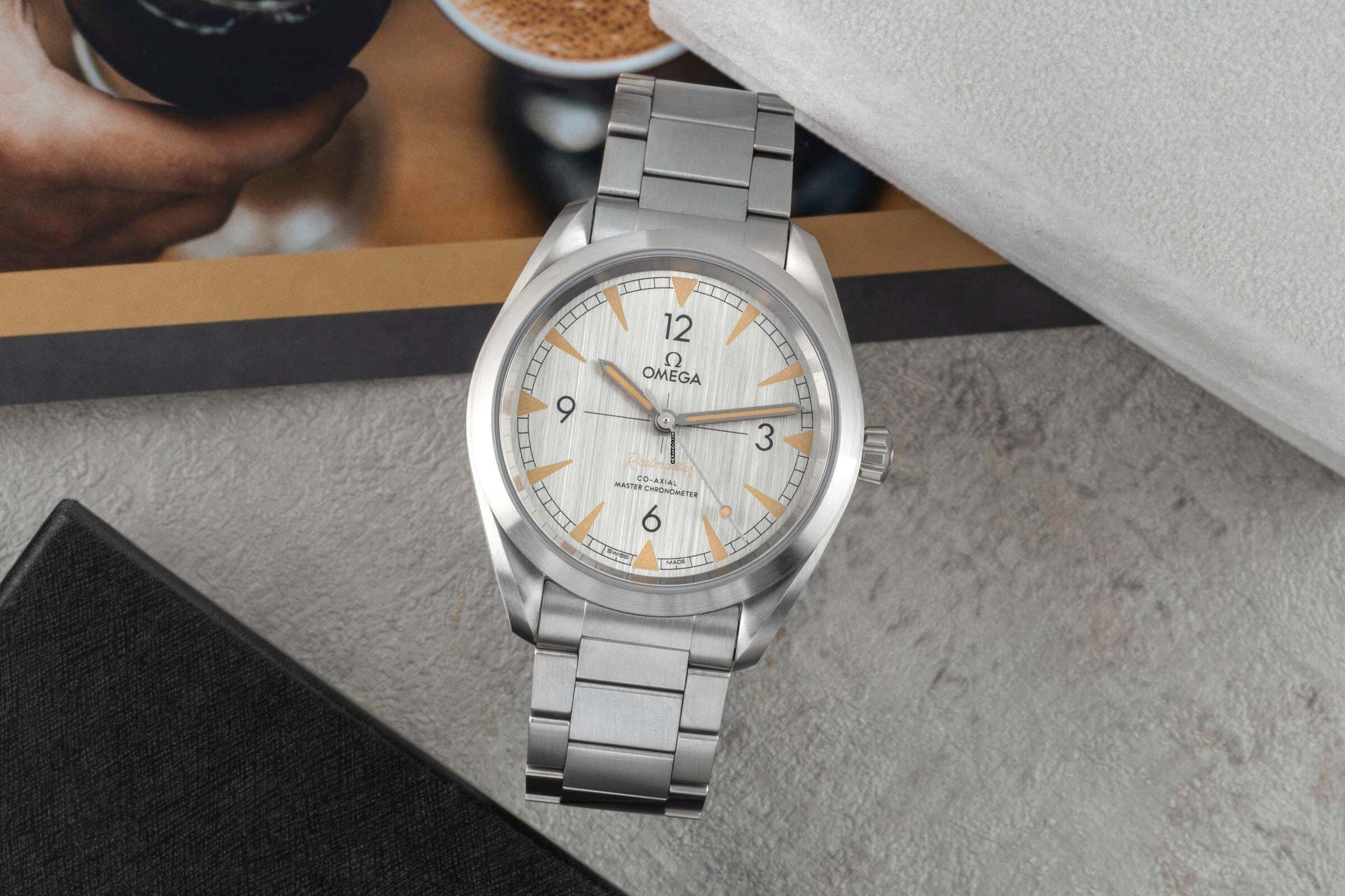 Omega Seamaster Railmaster Stahl Automatik Herrenuhr Ref. 220.10.40.20.06.001 B&P 2021