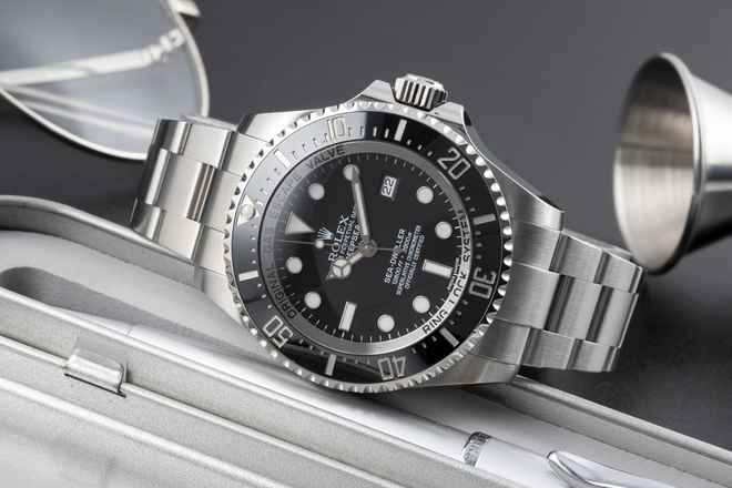  Rolex Sea-Dweller Deepsea Black Dial Oyster Stahl Automatik Ref. 116660 B&P 2013 