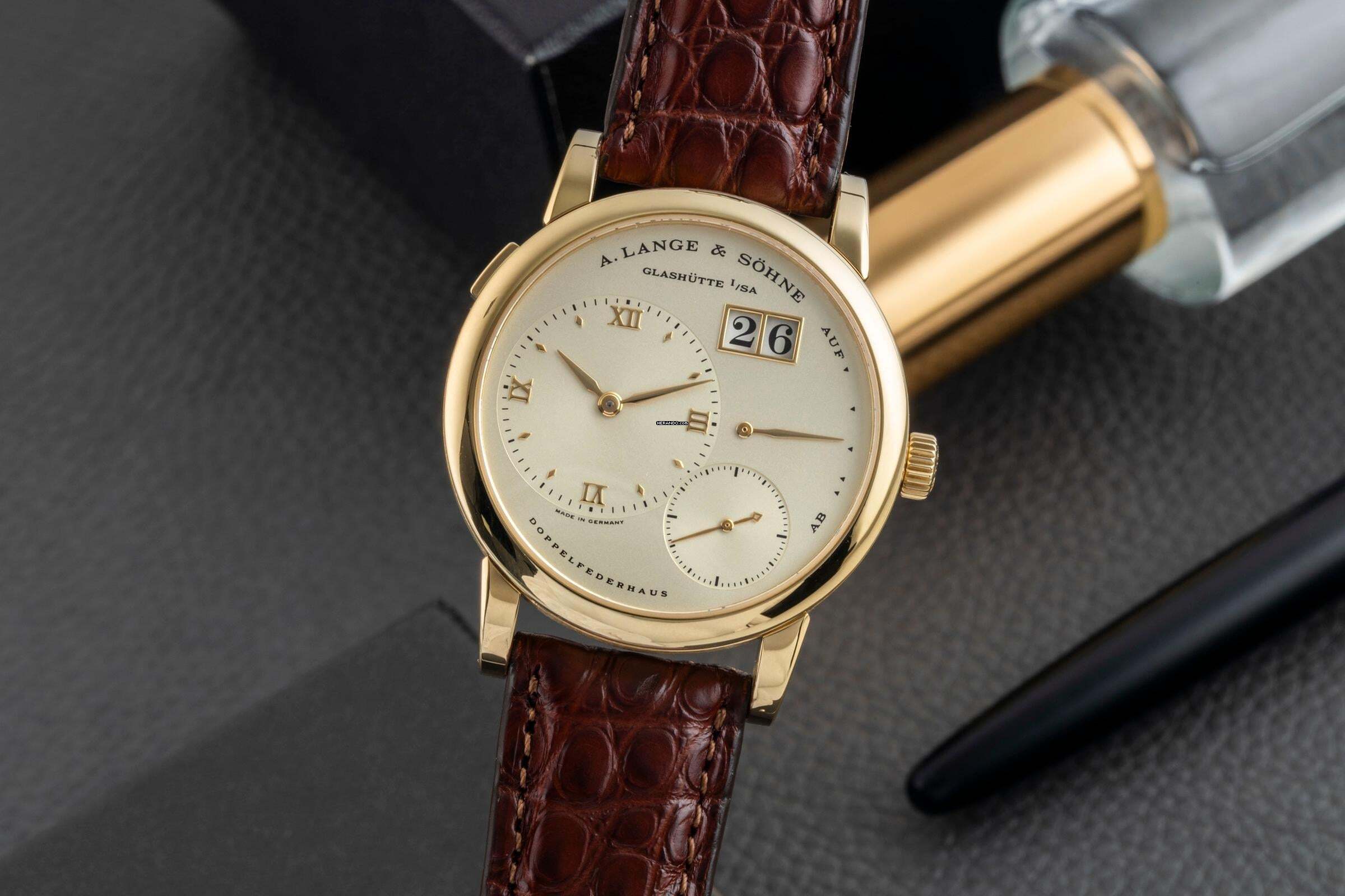 A. Lange & Söhne Lange 1 18k (0,750) Gold Handaufzug Herrenuhr Ref. 101.021