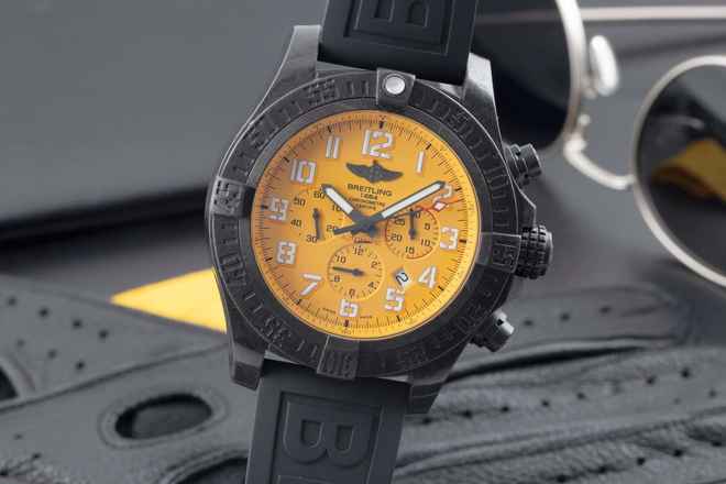  Breitling Avenger Hurricane 12H Breitlight Cobra Yellow Ref. XB0170E41I1S2 B&P 
