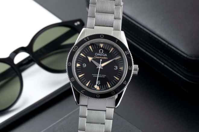 Omega Seamaster 300 Spectre 007 Paslanmaz Çelik Otomatik Ref. 233.32.41.21.01.001 B&P
