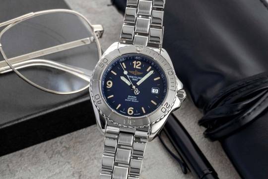  Breitling Shark 300m Quarz Herrenuhr Edelstahl Ref. A58605 