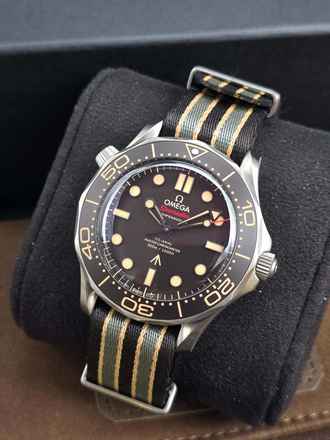  Omega Seamaster Diver 300 M 210.92.42.20.01.001 James Bond NTTD 007 Edition - Titanium Nato Very Good Full Set 12-2021 