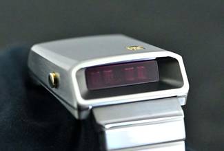 Thumbnail von Girard Perregaux Casquette 2.0 | 39800-21-3199-6CM | Full Set 2025 | Titanum & yellow gold