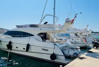 Thumbnail von Ferretti Yachts 592
