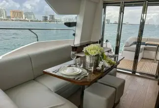 Thumbnail von Fairline Squadron 68