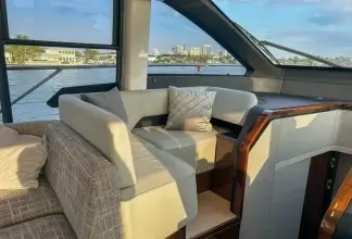 Thumbnail von Fairline Squadron 68