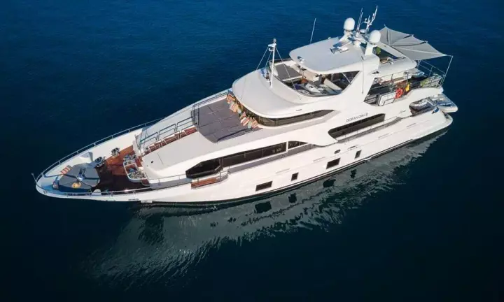 Benetti Delfino 93