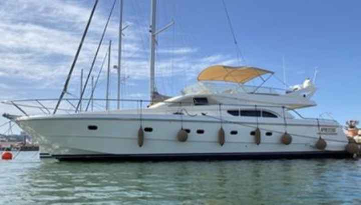 FERRETTI 57 FLY