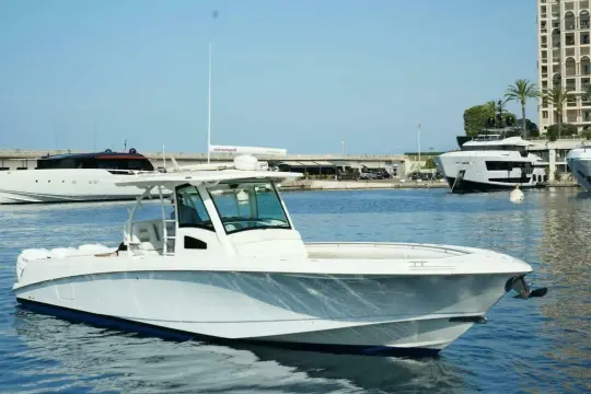 Boston Whaler 370 Outrage EXPLORER II