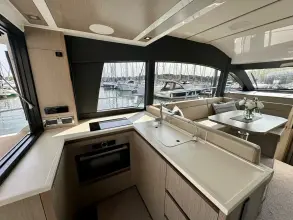 Thumbnail von Sealine F430 Raymarine navigation suite