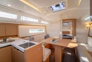 Thumbnail von Jeanneau Sun Odyssey 380