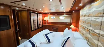 Thumbnail von Falcon 102