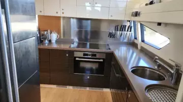 Thumbnail von Ferretti Yachts 830