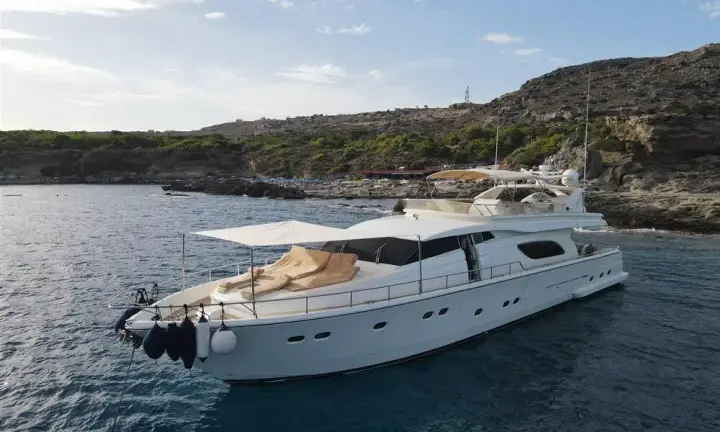 Ferretti Yachts 80