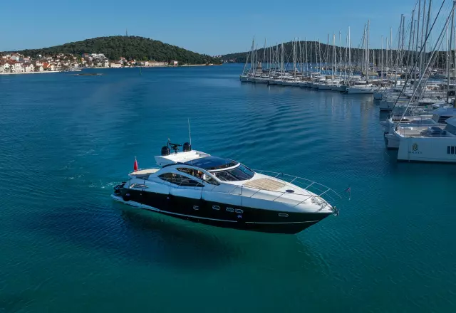 Sunseeker Predator 64 AQVA