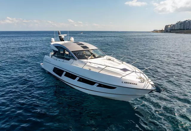 Sunseeker Predator 57 L'AROWANA