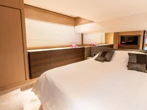 Thumbnail von Ferretti Yachts 500 500