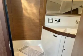 Thumbnail von Beneteau Oceanis 46.1