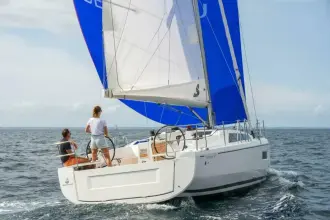 Thumbnail von Beneteau Oceanis 37.1
