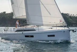 Thumbnail von Beneteau Oceanis 37.1
