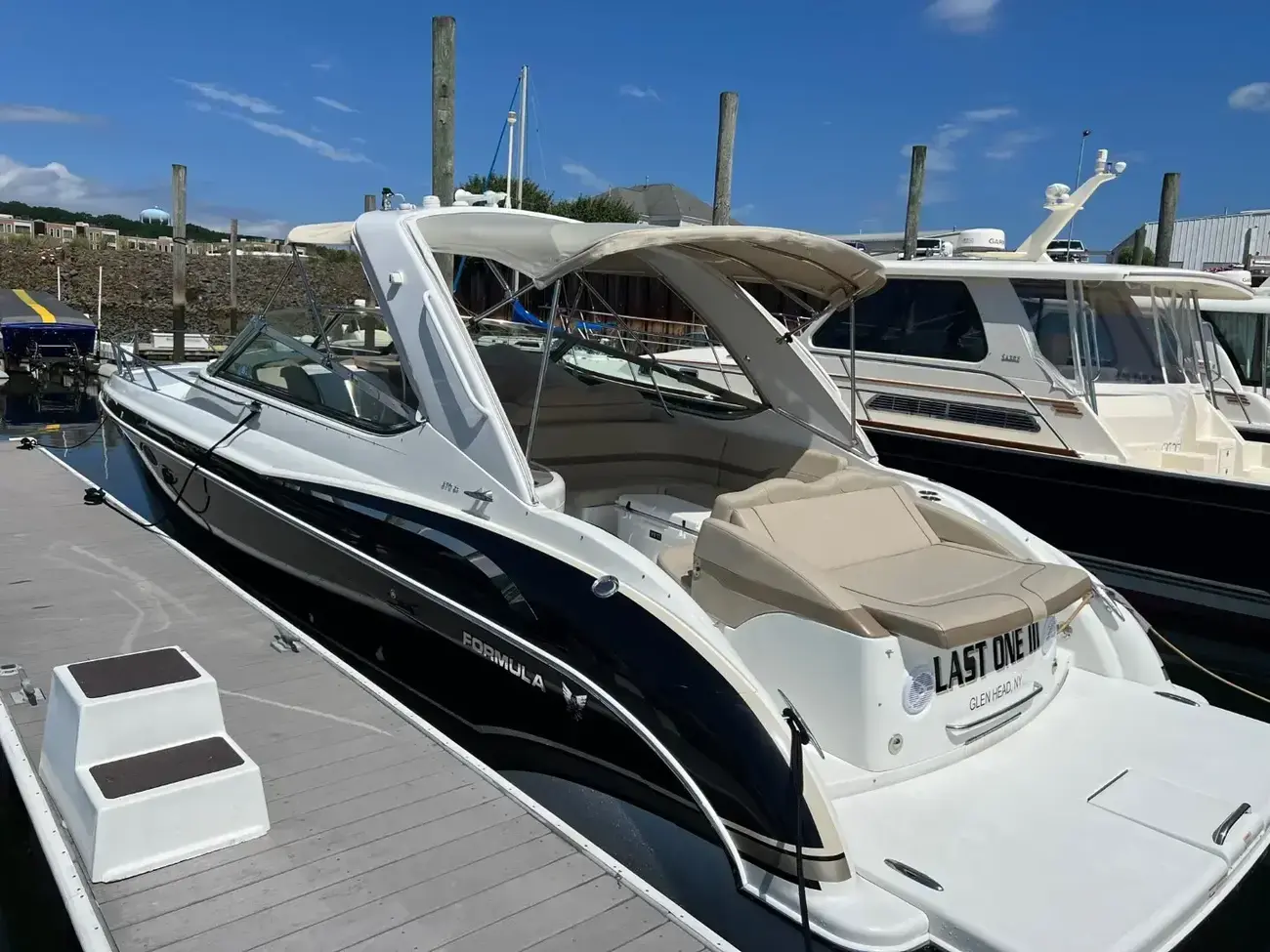 Formula 370 Sun Sport