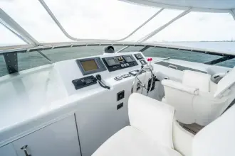Thumbnail von Hatteras 75 Motor Yacht