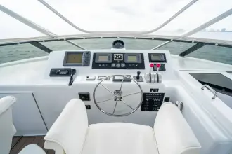 Thumbnail von Hatteras 75 Motor Yacht