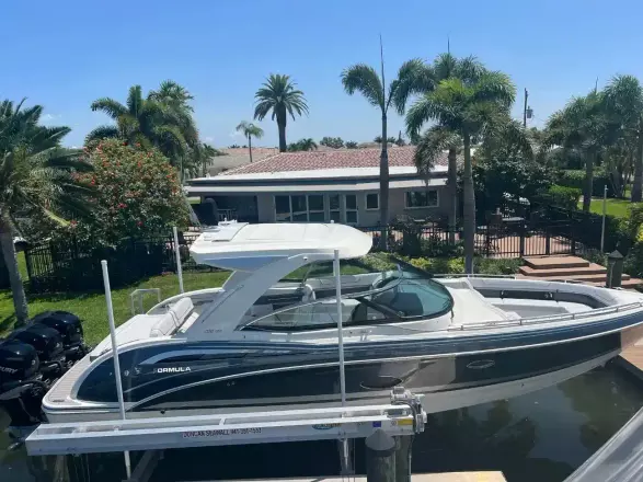 Formula 350 Crossover Bowrider