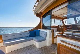 Thumbnail von Hinckley Talaria 43 TURQUOISE name reserved