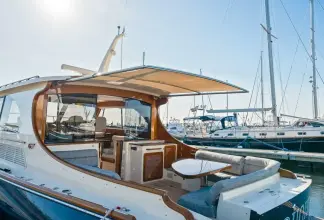 Thumbnail von Hinckley Talaria 43 TURQUOISE name reserved