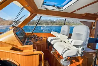 Thumbnail von Hinckley Talaria 43 TURQUOISE name reserved