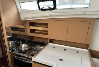 Thumbnail von Jeanneau Sun Odyssey 380 Princess Leia