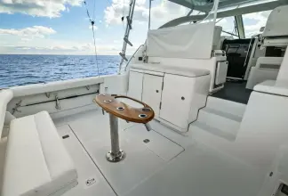 Thumbnail von Tiara Yachts 42