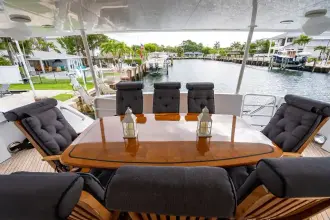 Thumbnail von Hatteras 	100 Motor Yacht  Sunday Money