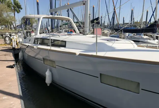 Beneteau Oceanis 38