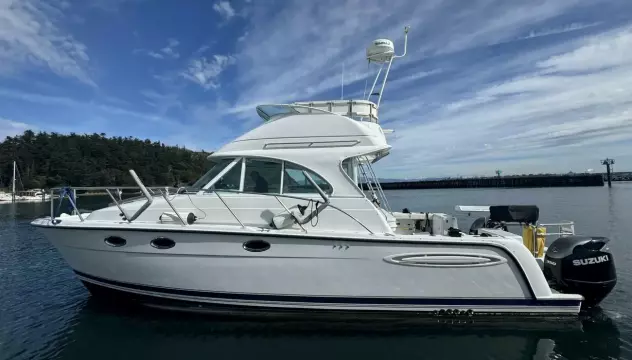 Glacier 3490 Flybridge Power Cat OCELOT