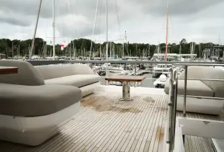 Thumbnail von Azimut 68