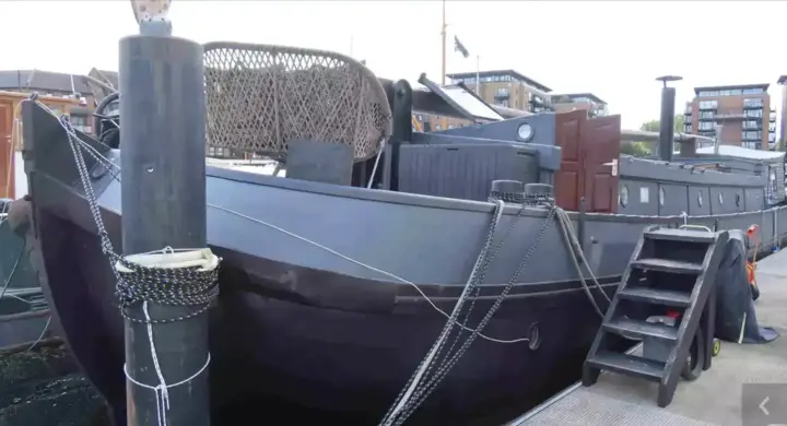 Tjalk Dutch Barge Eben Heazer