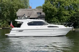 Thumbnail von Haines 32 Sedan Name to be retained by vendor