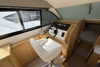 Thumbnail von Haines 32 Sedan Name to be retained by vendor