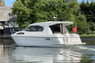 Thumbnail von Haines 32 Sedan Name to be retained by vendor