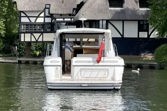 Thumbnail von Haines 32 Sedan Name to be retained by vendor